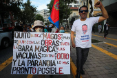 Simpatizantes muestran apoyo al alcalde de Quito, Pabel Muñoz