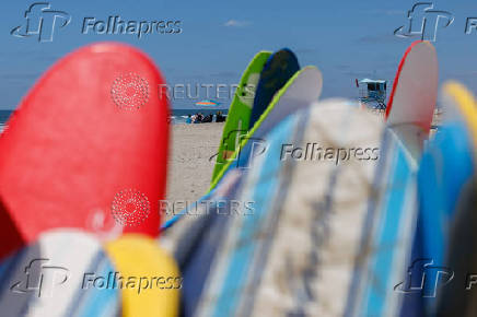 People at the beach during heat wave in California
