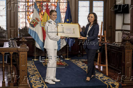 Leonor recibe el título de Hija Adoptiva de Marín (Pontevedra)