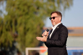 Asunción celebra nueva cancha de fútbol en Bañado Tacumbú