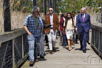 Senator Markey tours Chelsea and Everett after flood resilience funding cut