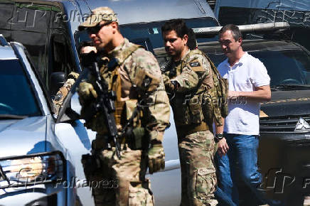 Joesley Batista deixa sede da PF