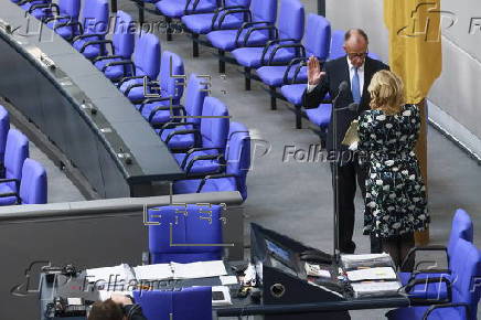 German Chancellor Merz and cabinet members sworn into office at Bundestag
