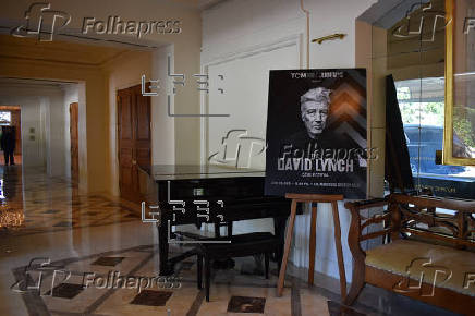 Subastan por 195.000 dólares un conjunto de guiones inacabados del legendario David Lynch