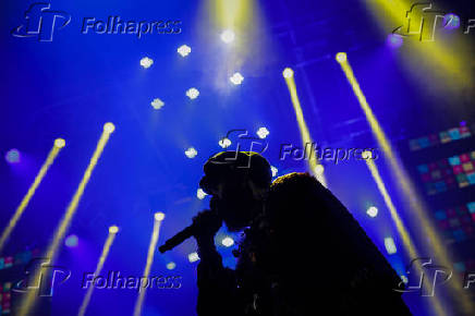 Russo Passapusso, vocalista do BaianaSystem, em apresentação da Virada Cultural 