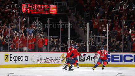 NHL: Stanley Cup Playoffs-Montreal Canadiens at Washington Capitals