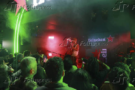 Show da cantora maria beraldo no festival popload em são paulo