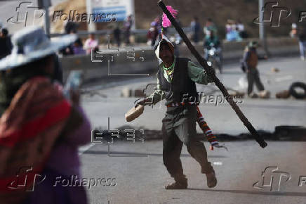 Bloqueos de afines a Morales derivan en enfrentamientos y pérdidas millonarias en Bolivia