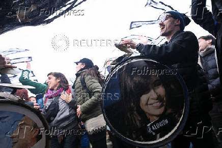 Argentine judge approves house arrest for ex-President Kirchner