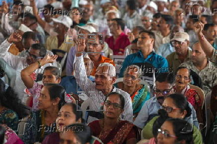 Indian mill workers protest for affordable housing in Mumbai