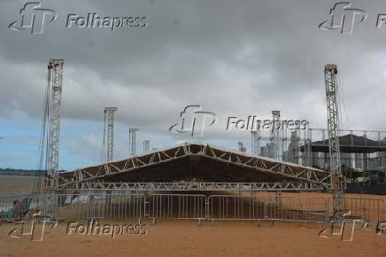 Montagem do Palco para ao Show de Roberto Carlos em João Pessoa - PB