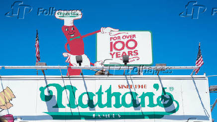 Concurso de comer cachorro-quente do nathan 2025
