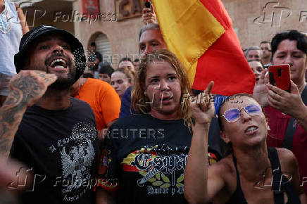 Anti-migrant unrest following attack on elderly man by unknown assailants, in Torre Pacheco