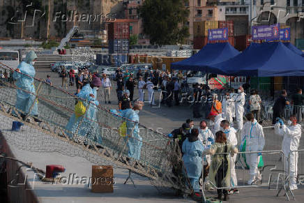 Rescued migrants disembark Sea-Watch 5 ship in Salerno