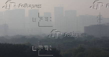 Smog engulfs New Delhi as air quality sinks to ?very poor? levels