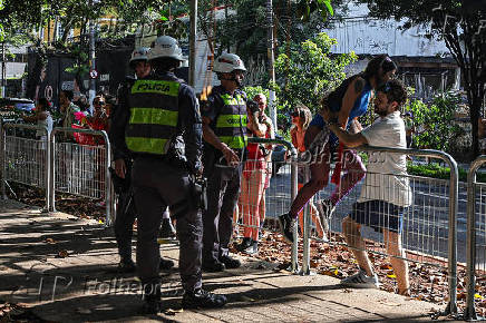 O Bloco Ritaleena, que começa o cortejo na Pç. Mácia Alibeti Mammana