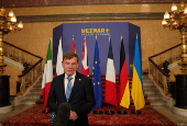 Britain hosts talks on Ukraine and European security