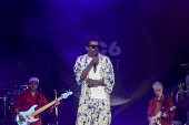 O cantor seu Jorge se apresenta no festival C6 Fest