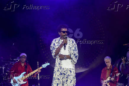 O cantor seu Jorge se apresenta no festival C6 Fest