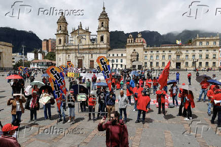 Un puñado de personas asiste en Bogotá al plantón en defensa de reforma laboral de Petro