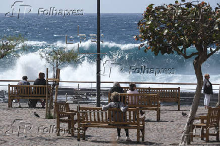 La borrasca Nuria deja vientos fuertes y mala mar en Canarias