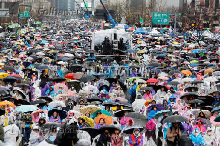 Far-right protesters attend a rally to support South Korean ousted President Yoon Suk Yeol in Seoul