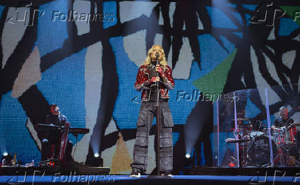 Cantora Paula Toller faz show em SP