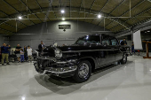 Carros expostos no museu de Antiguidades Mecânicas Roberto Lee