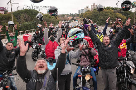 Entregadores de apps protestam contra condições de trabalho