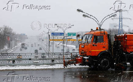 Blizzards blanket Moscow in snow after unusually mild winter