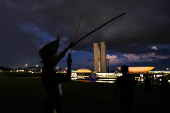 Indigenas tentam invadir Congresso Nacional durante marcha do ATL