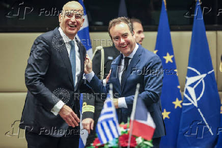 Greek Defense Minister meets his French counterpart in Athens