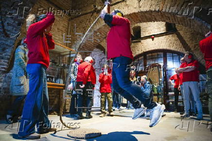 Utrechts Klokkenluiders Gilde rings historic bells in Utrecht