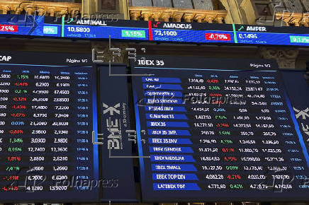 La Bolsa española pierde un 0,25 % y los 14.300 puntos pendiente de la deuda de EE.UU.