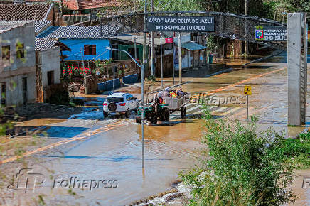 As chuvas aumentaram o nível do rio Jacuí, que ultrapassou a cota de inundação nas ilhas de Porto Alegre  - RS