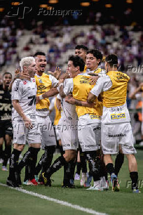 Partida entre Fortaleza e Santos pelo Campeonato Brasileiro
