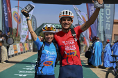 Andrey Amador y Pilar Fernández, vencedores en la Titan Desert