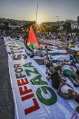 Flash mob in Naples for Gaza victims