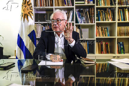 Uruguay evalúa su adhesión al banco de fomento de los BRICS