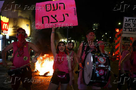 Protest demanding an end to the war in Gaza and the release of all hostages, in Tel Aviv