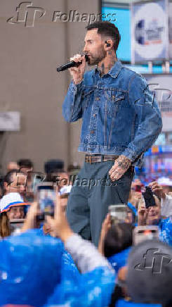 Maroon 5 se apresenta ao vivo no Today Show no Rockefeller Plaza como parte da série de shows do Citi