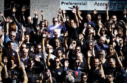 Policiais federais, civis e rodoviários durante ato em SP em defesa de aposentadoria especial