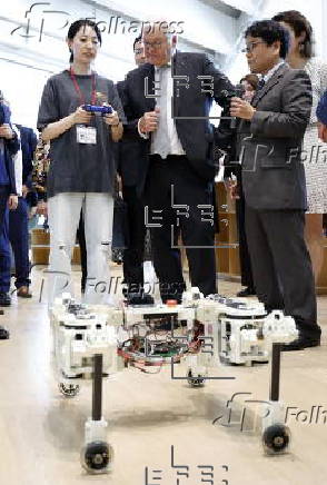 German President Frank-Walter Steinmeier visits the Institute of Science in Tokyo