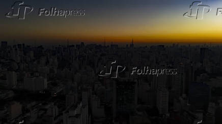 Por do sol e são paulo