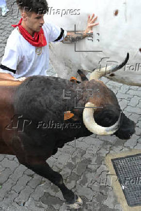 Los peligrosos Cebada Gago protagonizan el segundo encierro de los Sanfermines