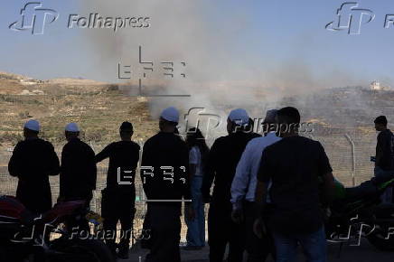 Druze poeple in Golan Heights gather near Syria border