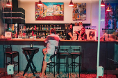 O Bar Van Grogh é um novo point badalado da Santa Cecília