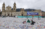 Recicladores colombianos protestan por precios bajos del plástico reciclable