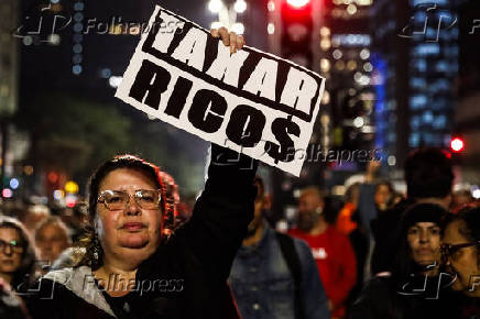 Manifestação pela taxação dos bilionários e pelo fim da escala 6x1 em São Paulo