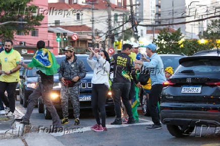 Manifestantes Caminham no Viaduto Tutóia